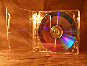 Супер Джевел Бокс (Super Jewel box) для 1 CD.
Коробки линейки Супер Джевел уже описывались выше (Супер Джевел Кейс, Супер Джевел Бокс на 2 CD).
Это один из образцов красивого
